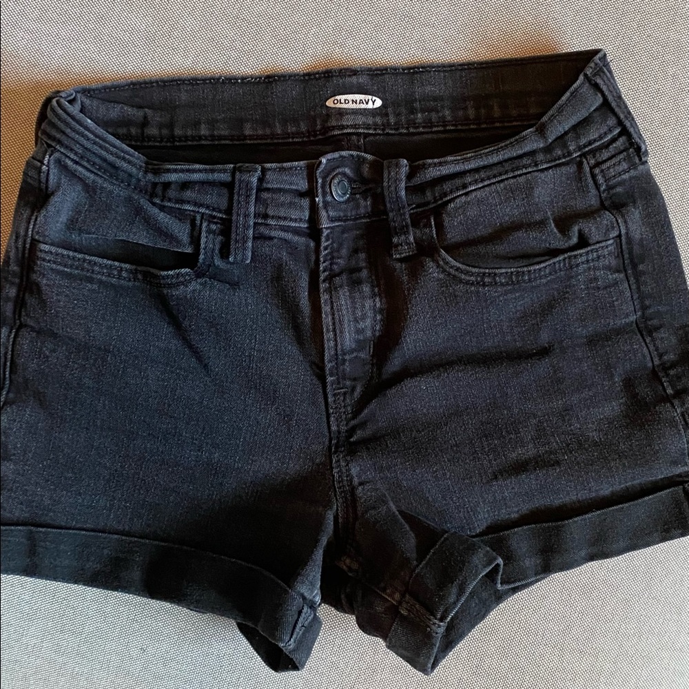 Black Old Navy jean shorts